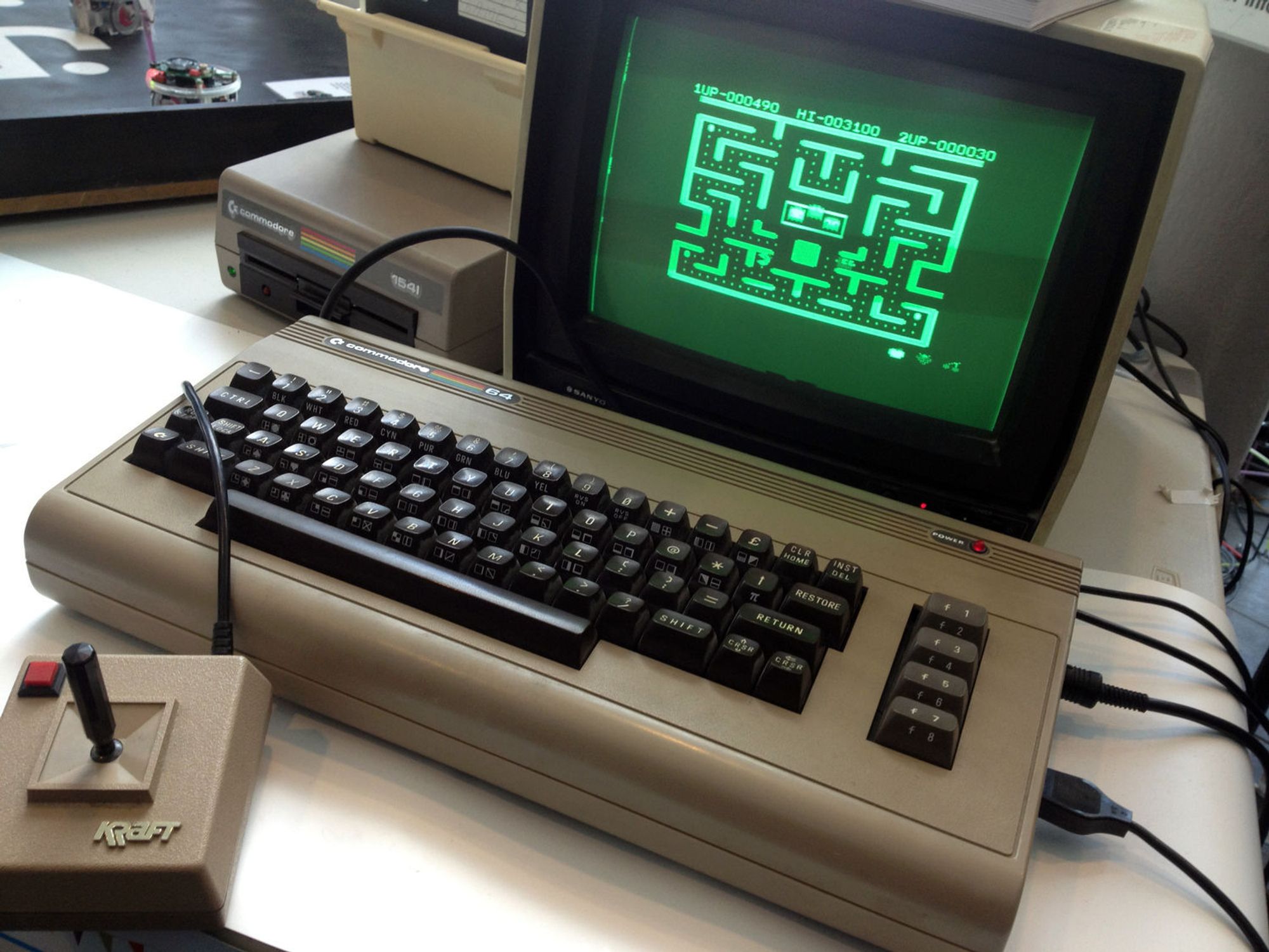 В название компьютера commodore 64 что означает цифра 64